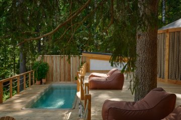Bath house for up to 12 guests